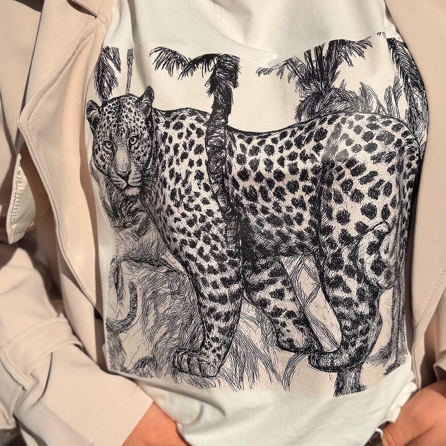 ‘Leopard Sketch’ Relaxed T-shirt