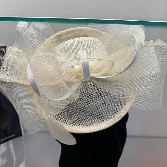 RENT | Cream Carmella Fascinator