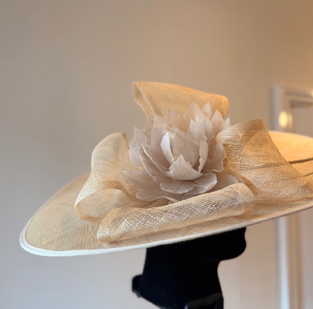 RENT | Cream Rose Fascinator
