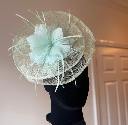 RENT | Mint Harlow Fascinator