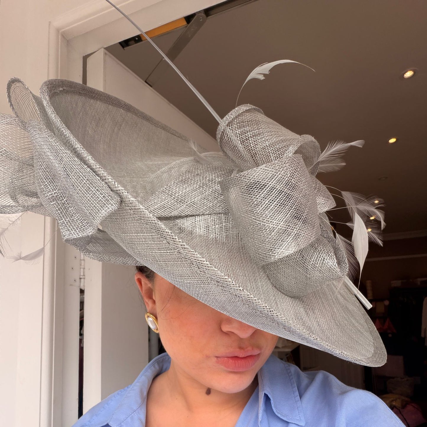 RENT | Silver Lily Fascinator