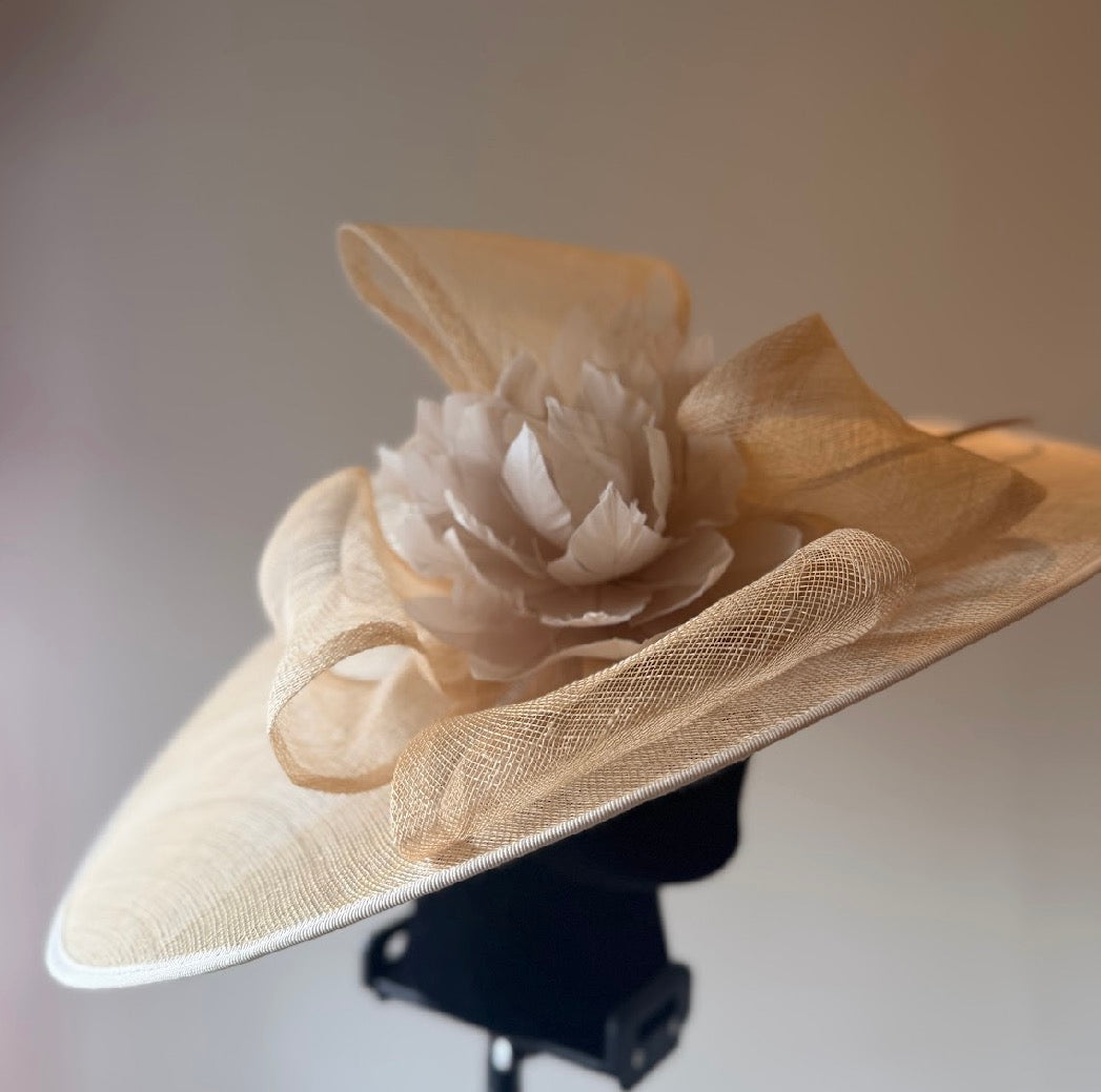 RENT  | Beige Sarai Fascinator