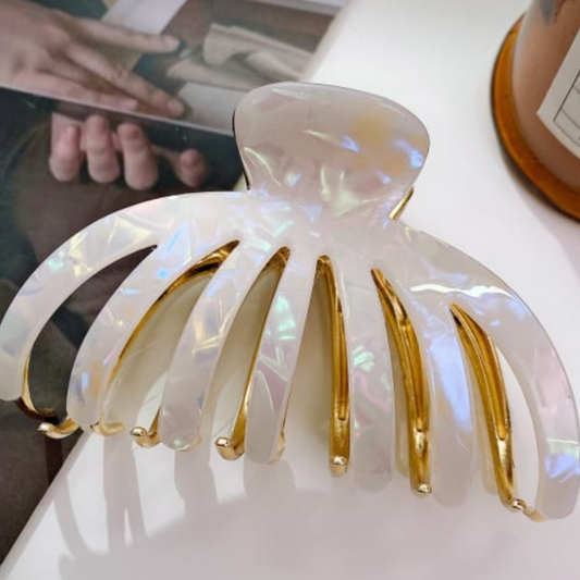 Cleo Claw Hair Clip