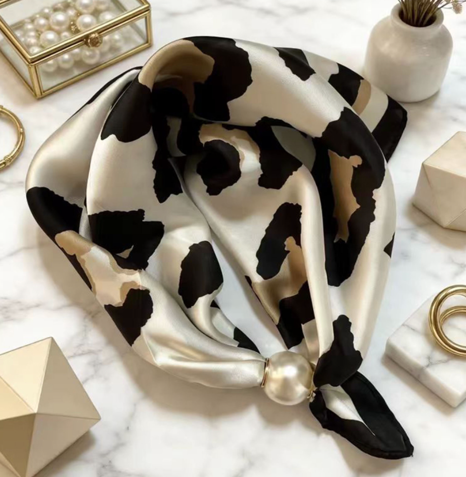 Pearl Clasp Neck Scarf