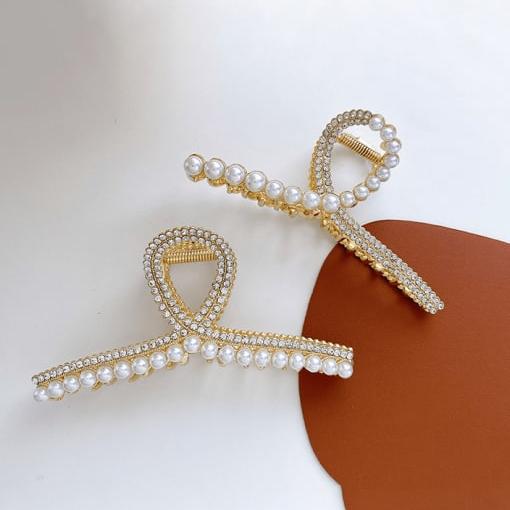 Cora Pearl Claw Clip